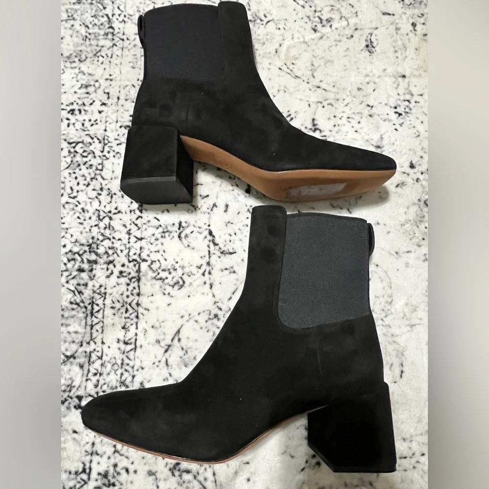 New VINCE ‎ Kimmy Pull On Heeled Bootie Black Suede - Size 10/ 41